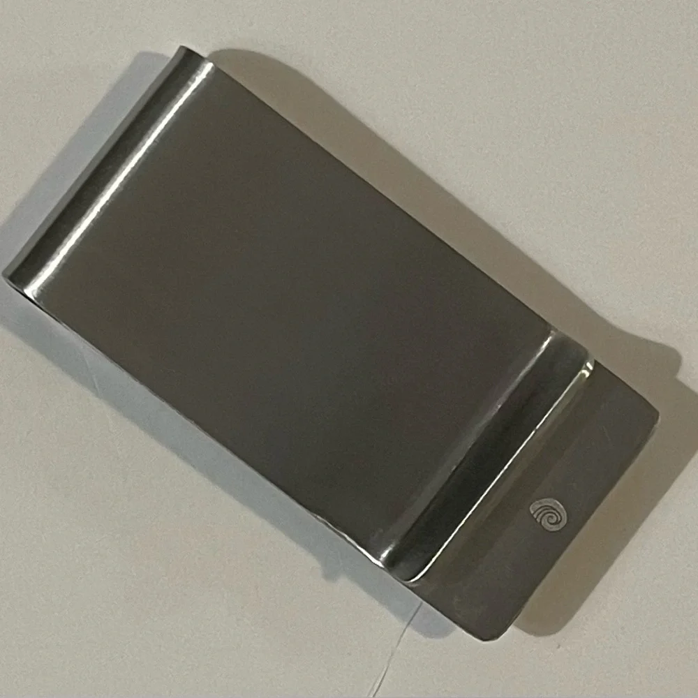 NEW IN BOX Men’s Silver Money Clip.